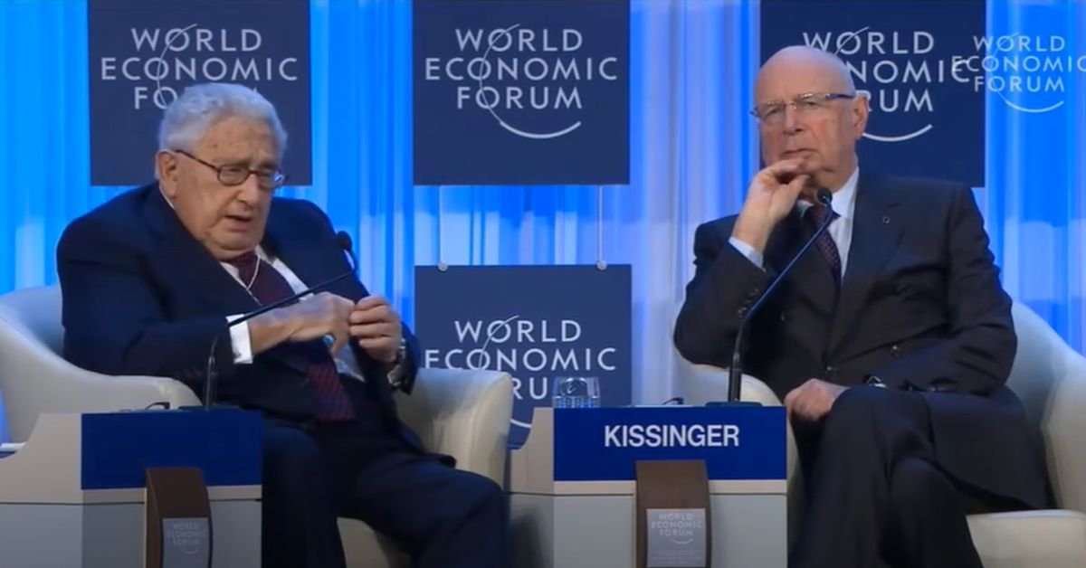 Read more about the article “Kissinger would recruit Schwab at the International seminar at Harvard, which h